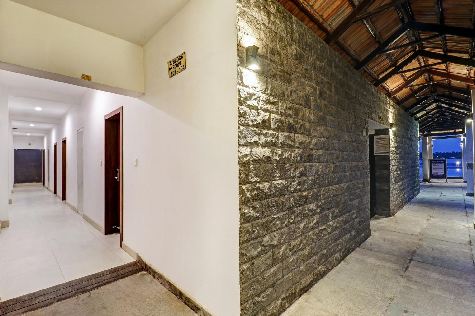 Townhouse Oak Edassery'S Sealine Villa Stay Kochi Exterior foto