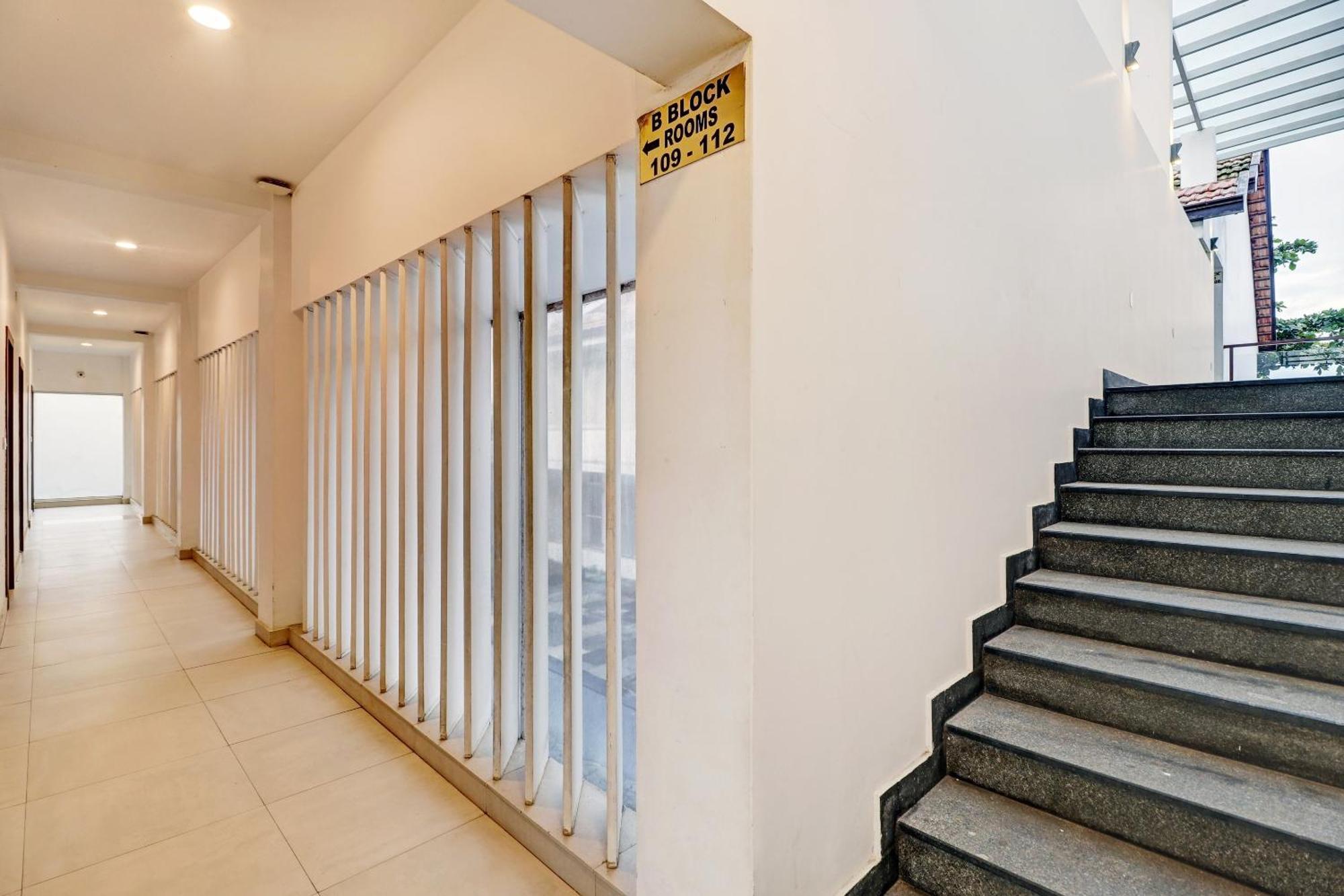 Townhouse Oak Edassery'S Sealine Villa Stay Kochi Exterior foto