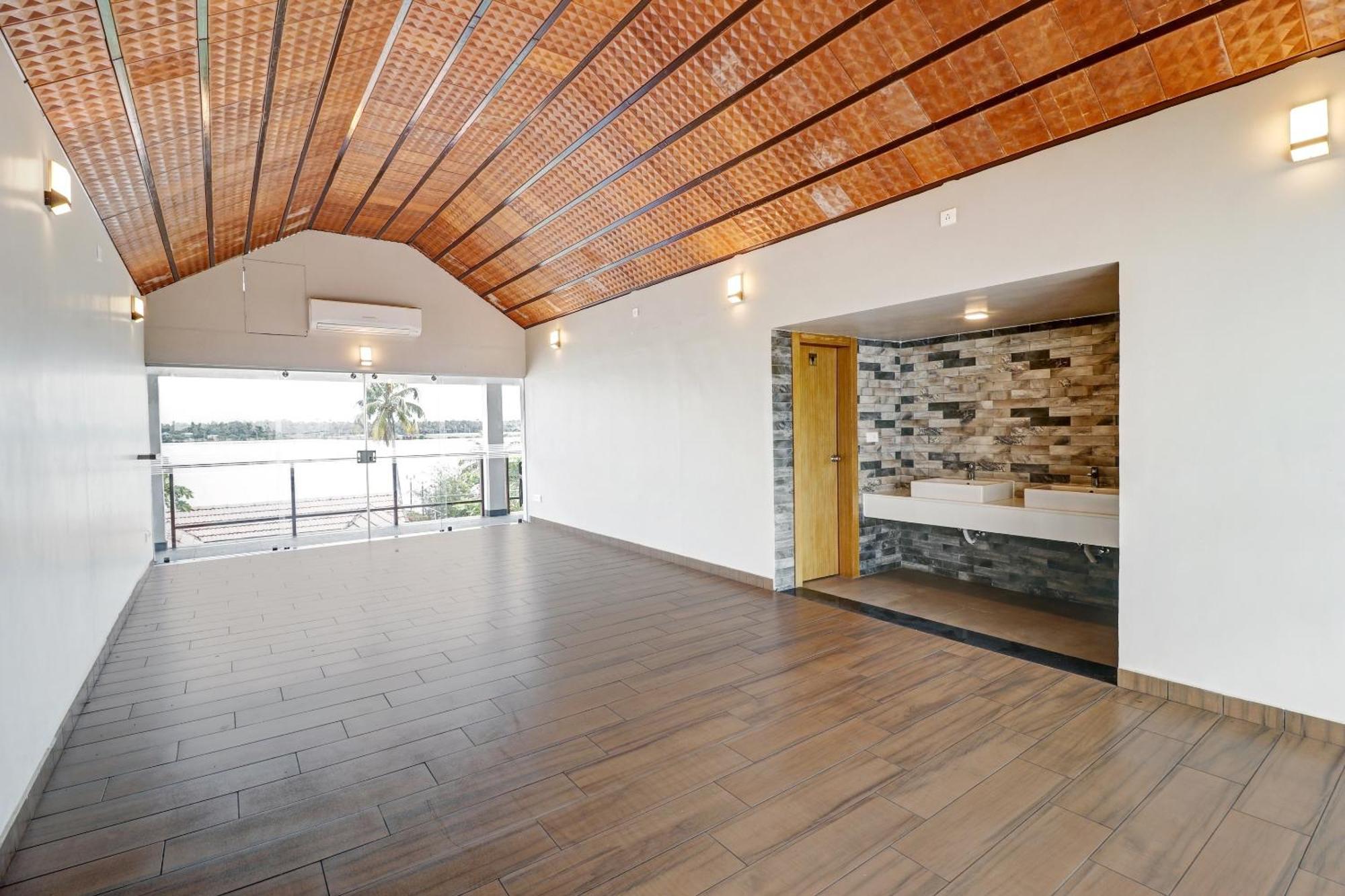 Townhouse Oak Edassery'S Sealine Villa Stay Kochi Exterior foto