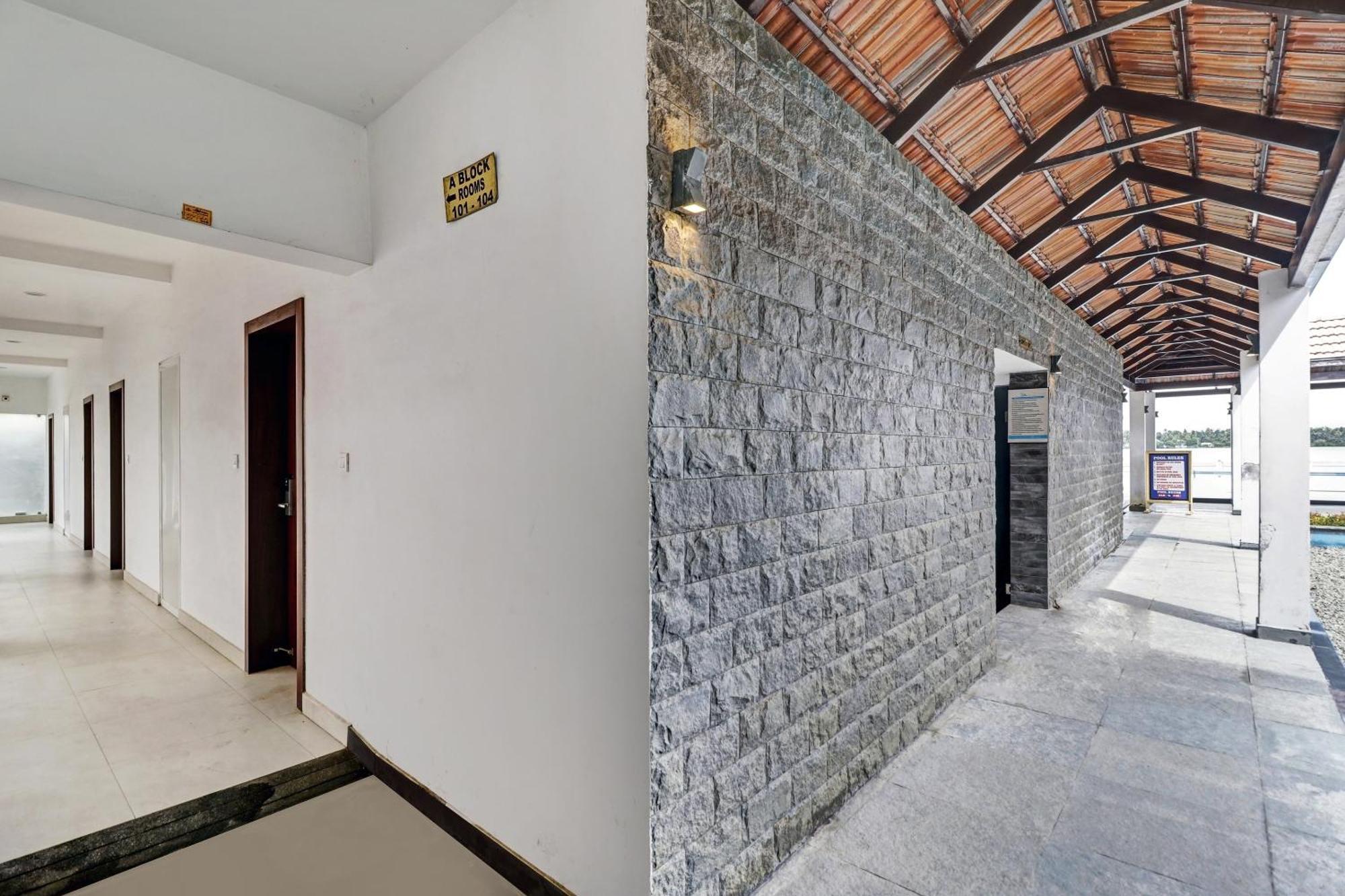 Townhouse Oak Edassery'S Sealine Villa Stay Kochi Exterior foto