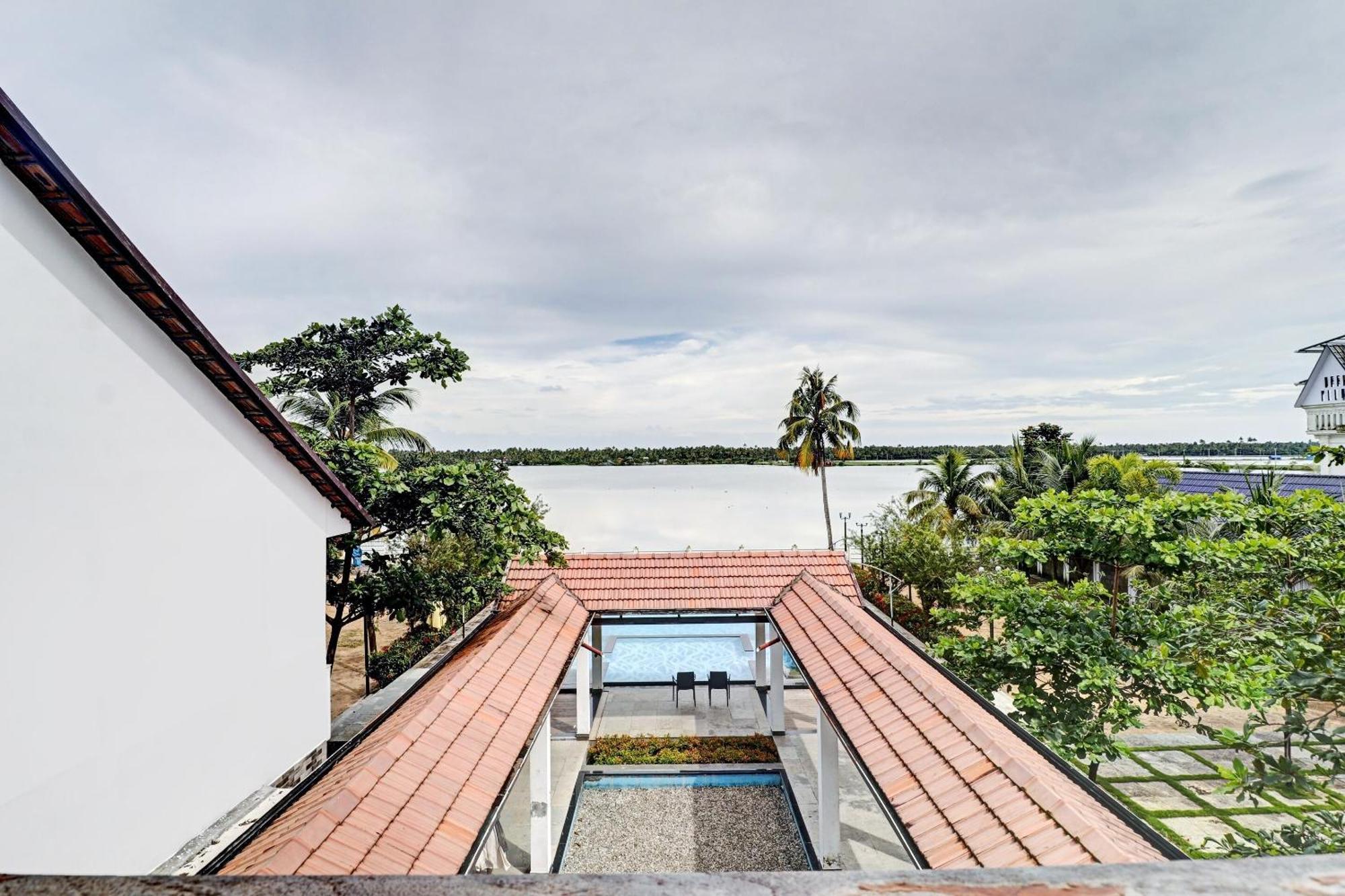 Townhouse Oak Edassery'S Sealine Villa Stay Kochi Exterior foto