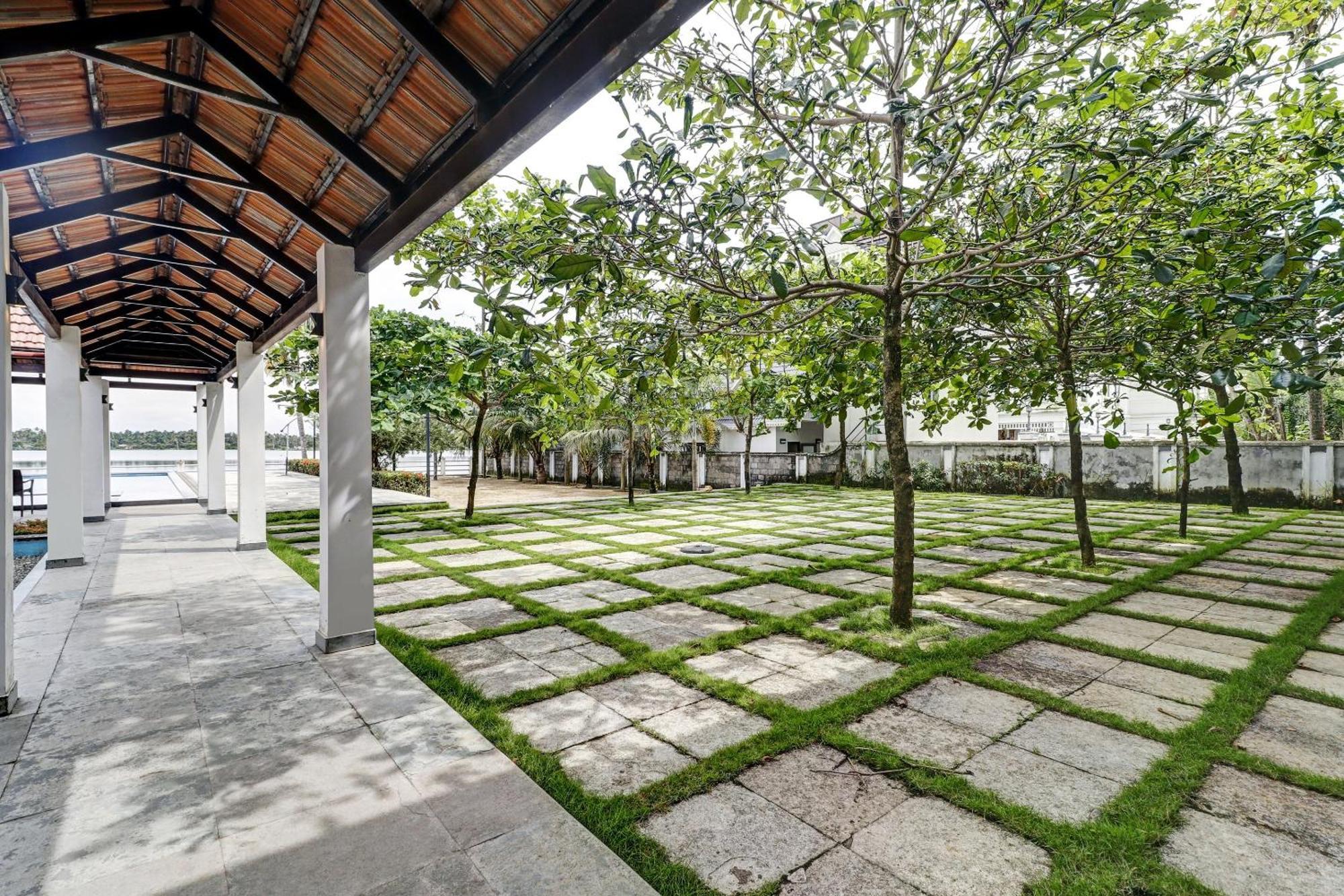 Townhouse Oak Edassery'S Sealine Villa Stay Kochi Exterior foto