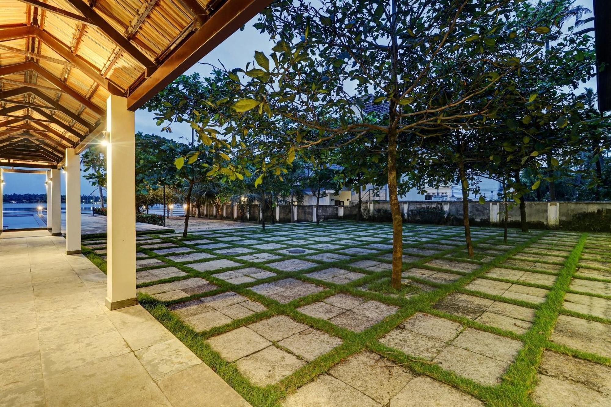 Townhouse Oak Edassery'S Sealine Villa Stay Kochi Exterior foto